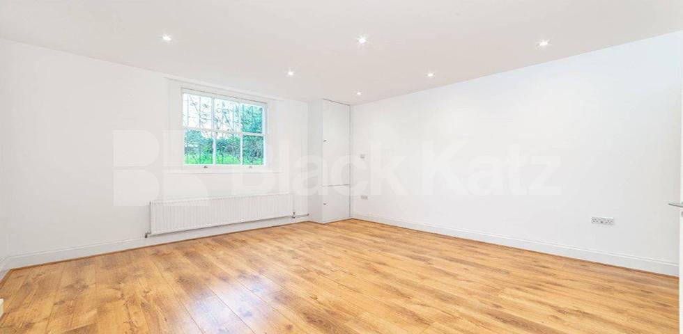 			NEW INSTRUCTION!, Studio Apartment, 1 bath, 1 reception Studio			 Adamson Road, SWISS COTTAGE